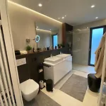 아파트 Pearl Garden 프리모스턴